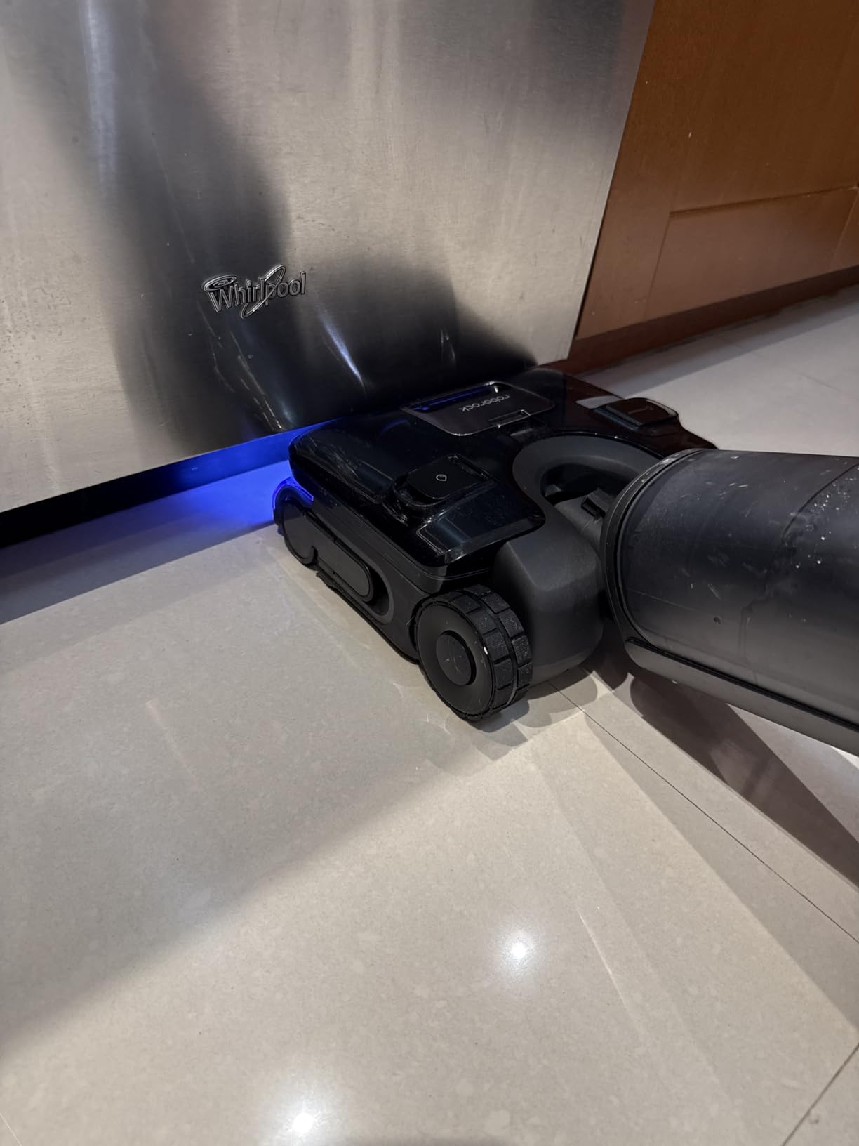 Roborock F25 Ultra Steam Wet Dry Vacuum Cleaner, 356F Steam Mop & 187F Hot Water Cordless Vacuum Mop All in One, Floor Washer with Blue Light, 194F Self-Cleaning, 180 Lay-Flat, AI Assistant Wheels customer photo 2