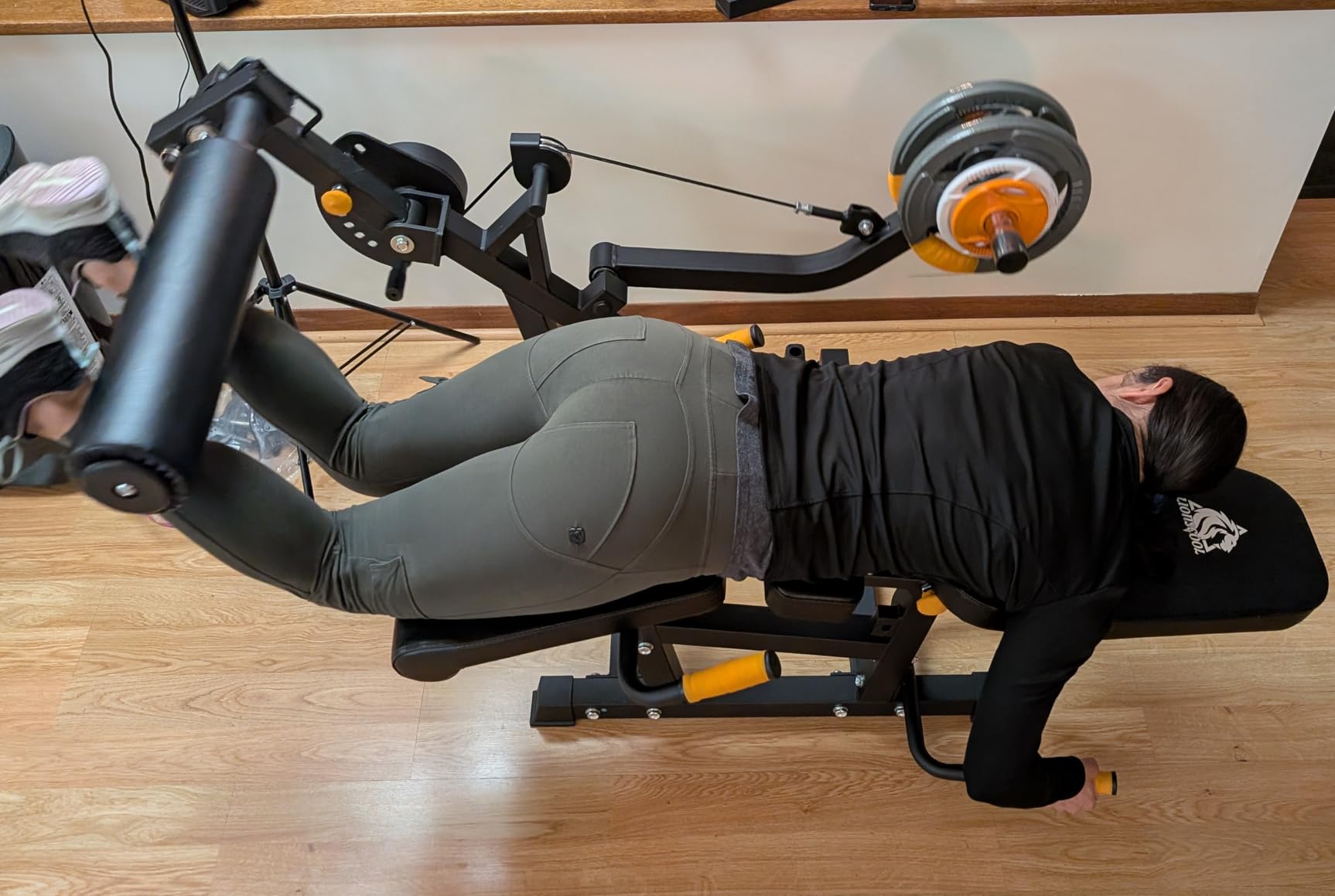 LIONSCOOL Leg Extension and Curl Machine V4.0, 800lbs Capacity Adjustable Seated Leg Extension, Lying Leg Curl Bench, Cable Operated 2 in Plate Loadable Lower Body Exercise Equipment for Home Gym customer photo 1