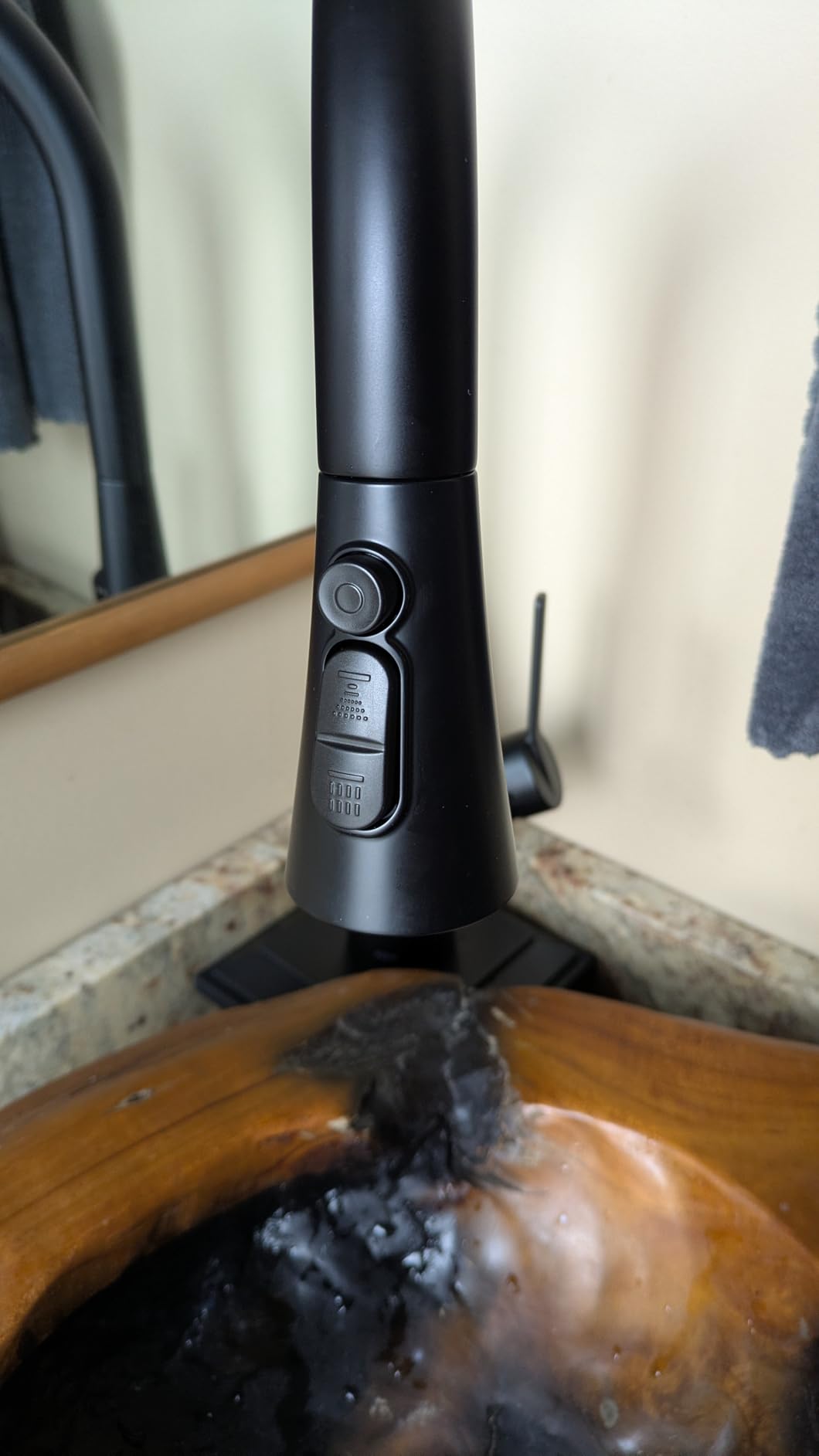 KRAUS Odelia 4-Function Single Handle Pull Down Kitchen Faucet in Matte Black with CleanSweep Blade Spray, KPF-3220MB customer photo 2