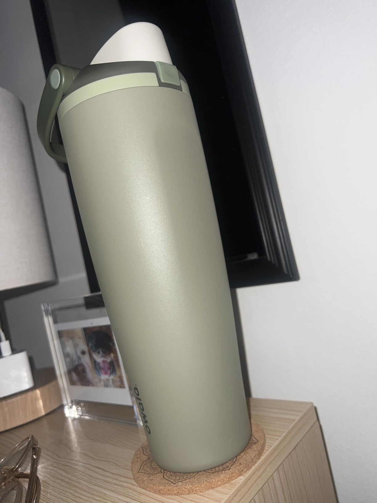 Owala FreeSip Sway Insulated Stainless Steel Water Bottle with Two-Way Spout, Built-In Straw and Bucket Handle, Made for Travel, School, and Sports, 30oz, BPA Free, Leak Proof, Beach House customer photo 1