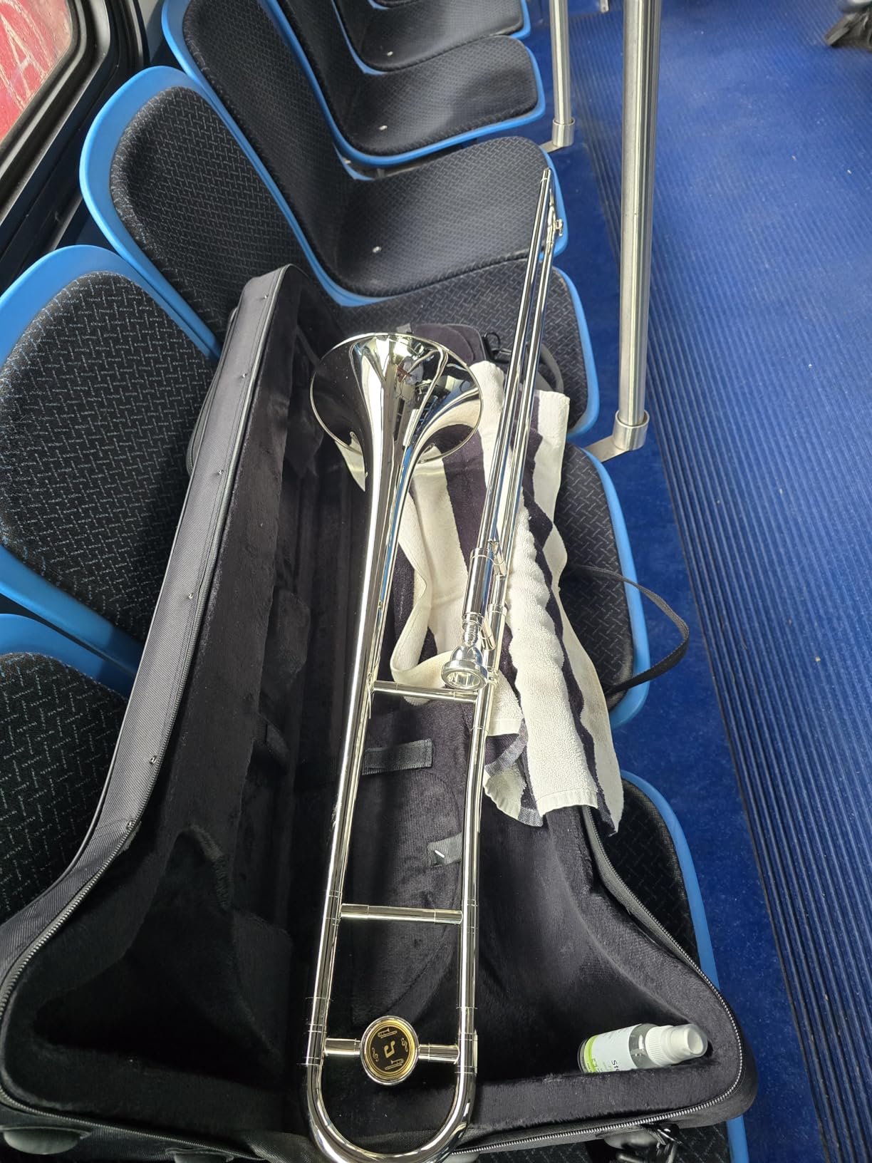 Senfot Alto Trombone Starter Kit, Gold Lacquer Brass with Case, Mouthpiece, Gloves, Cloth; Accurate tone and Penetraing Sound, School Band & Orchestra Essential Instrument customer photo 1