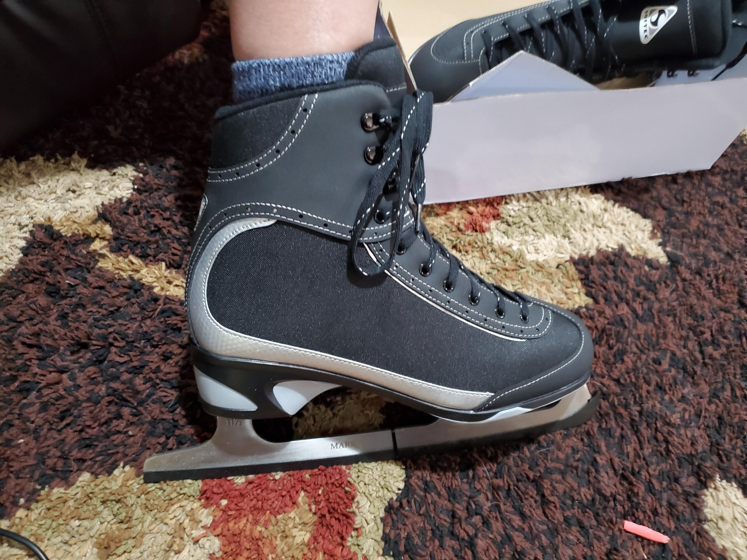 Jackson Ultima Softec Vista ST3200 ST3201 Figure Ice Skates for Women and Girls/Black, Navy, White customer photo 1