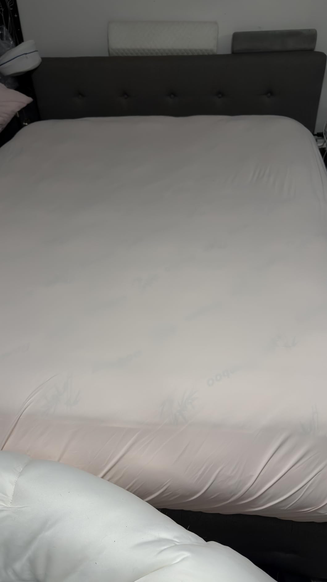 Amazon Basics Cooling Sheets, 4-Piece Bed Sheet Set for Summer, Soft and Breathable for Hot Sleepers, Bedding with 1 Deep Pocket Fitted Sheet, 1 Flat Sheet, and 2 Pillowcases, Full, Blue customer photo 1