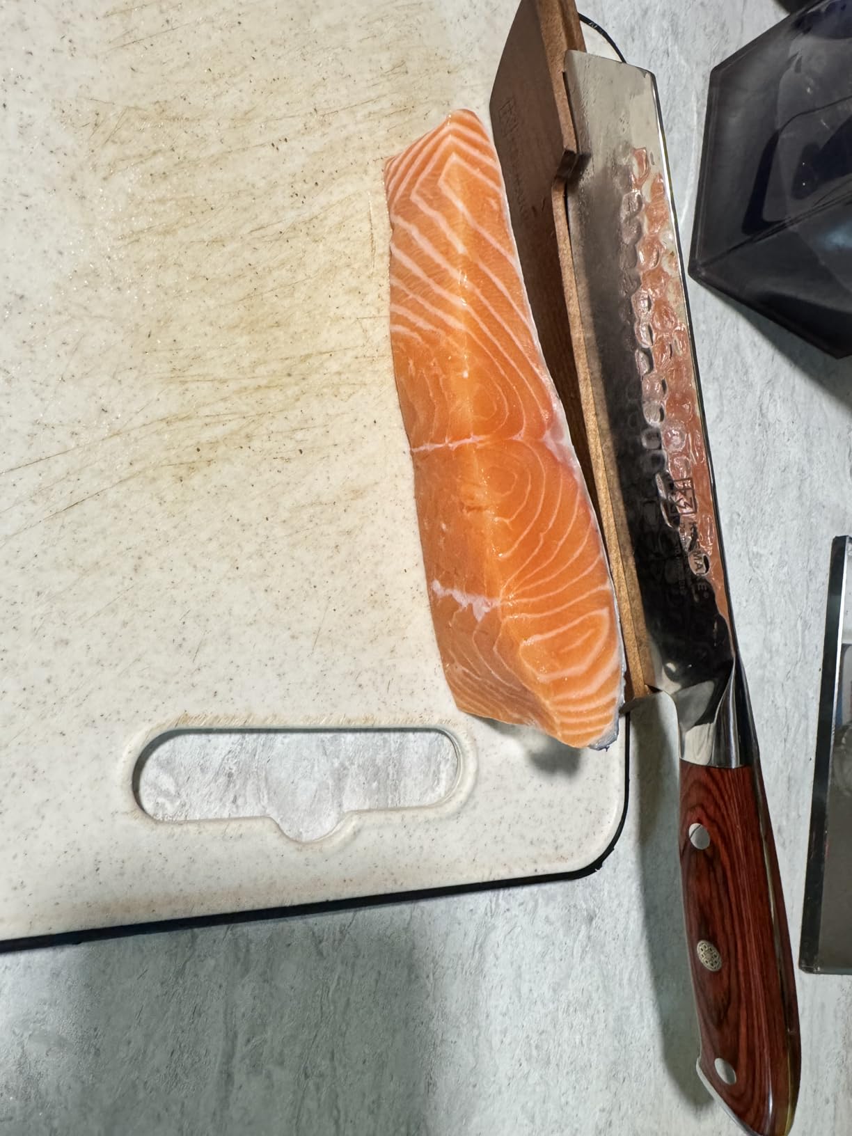 KEEMAKE Kiritsuke Chef Knife, 8 Inch Damascus Japanese Kitchen Knife with Ergonomic Pakkawood Handle, Ultra Sharp Non-Slip Cooking Knife with Ash Sheath & Dad Gift Box customer photo 1