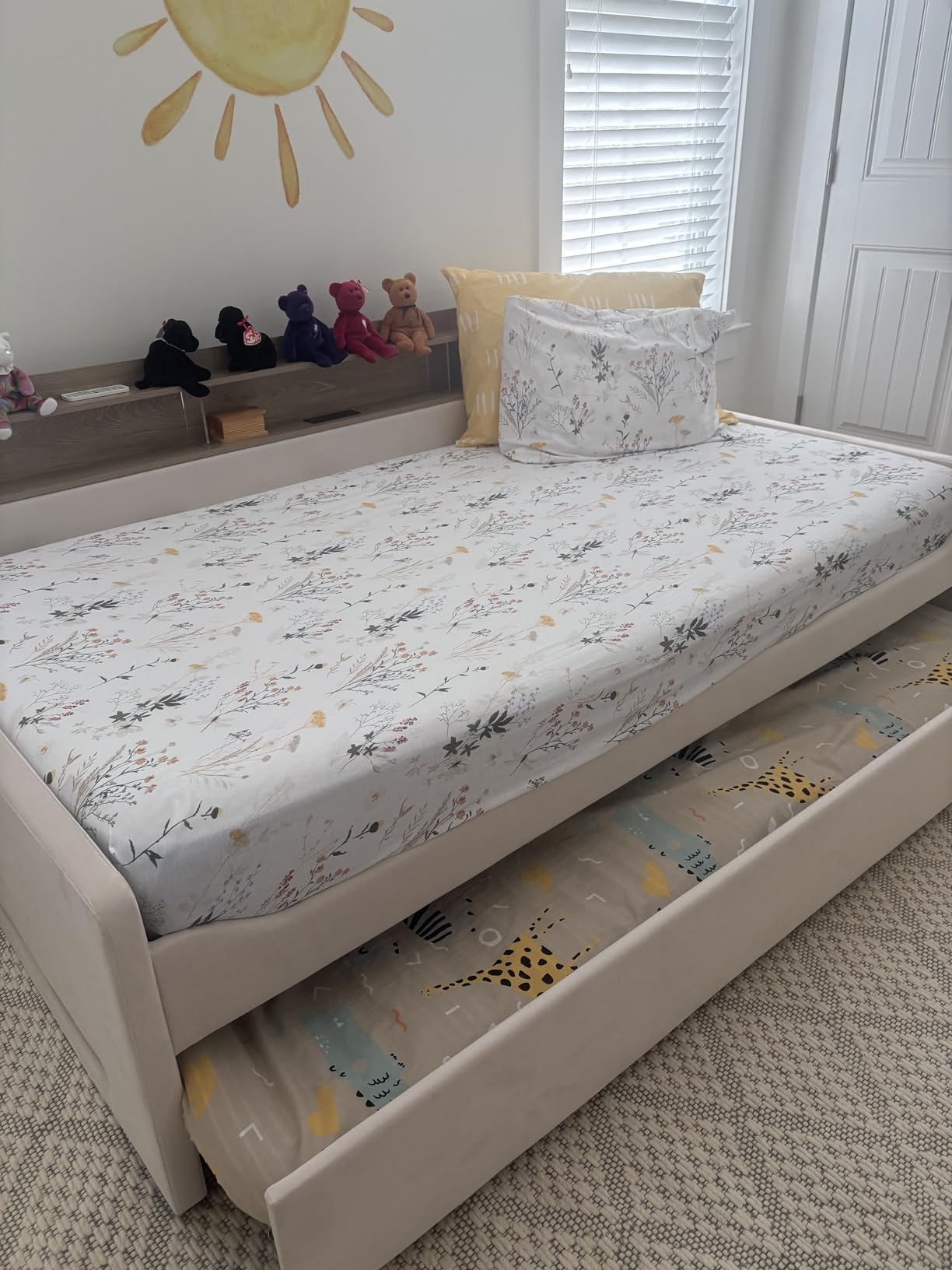 Jocisland Twin Daybed with Trundle, Upholstered Velvet Bed Frame with LED Night Light, Storage Headboard, USB Charging, Space-Saving for Bedroom, Living Room, Guest Room, No Box Spring, Cream customer photo 1