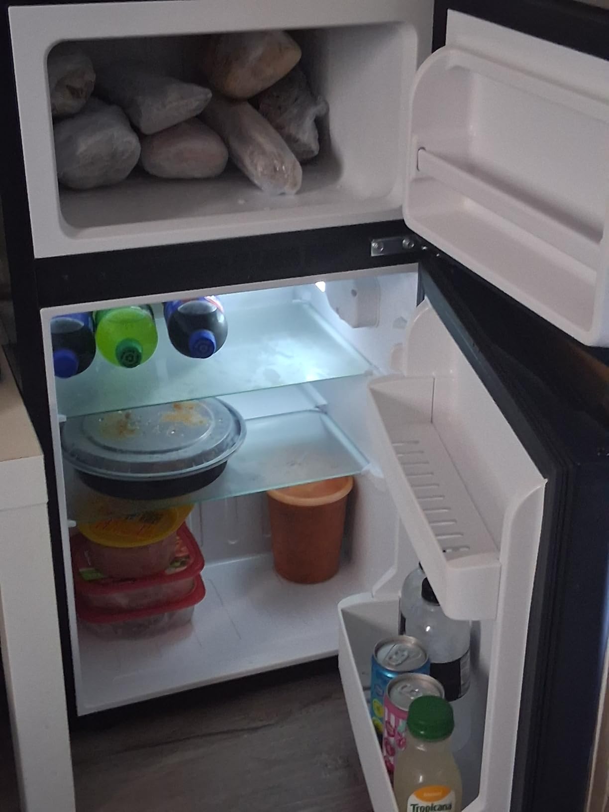 Feelfunn 3.2 Cu.Ft Mini Fridge with Freezer - 2 Door Small Refrigerator, Mini Refrigerator with Adjustable Thermostat, Removable Shelves, Mini Fridge for Bedroom, Office, Dorm, Apartment, Silver customer photo 1