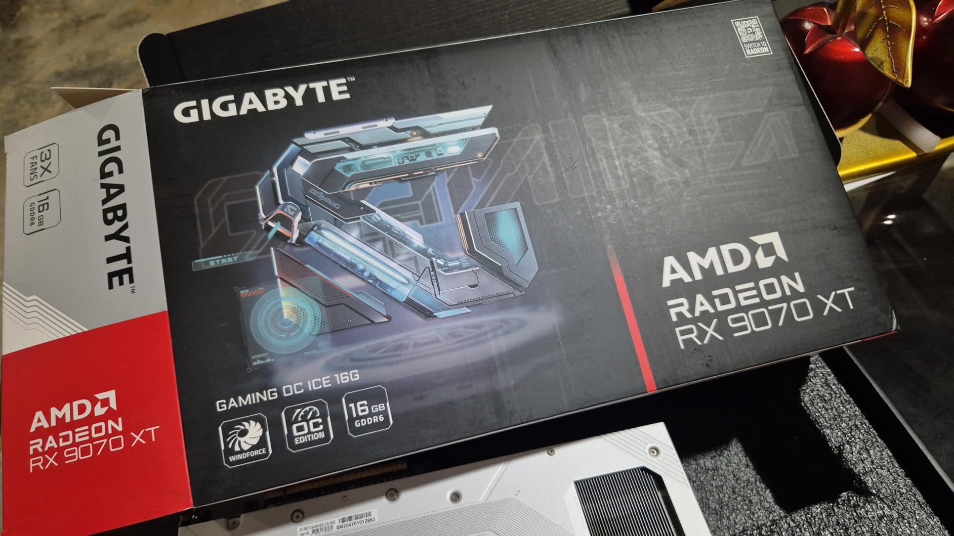GIGABYTE Radeon RX 9070 XT Gaming OC ICE 16G Graphics Card (16GB GDDR6, 256-bit, PCIe 5.0, HDMI/DP 2.1, 2.7 Slot, Hawk Fan, Server-Grade Thermal Gel, Reinforced Structure) customer photo 2