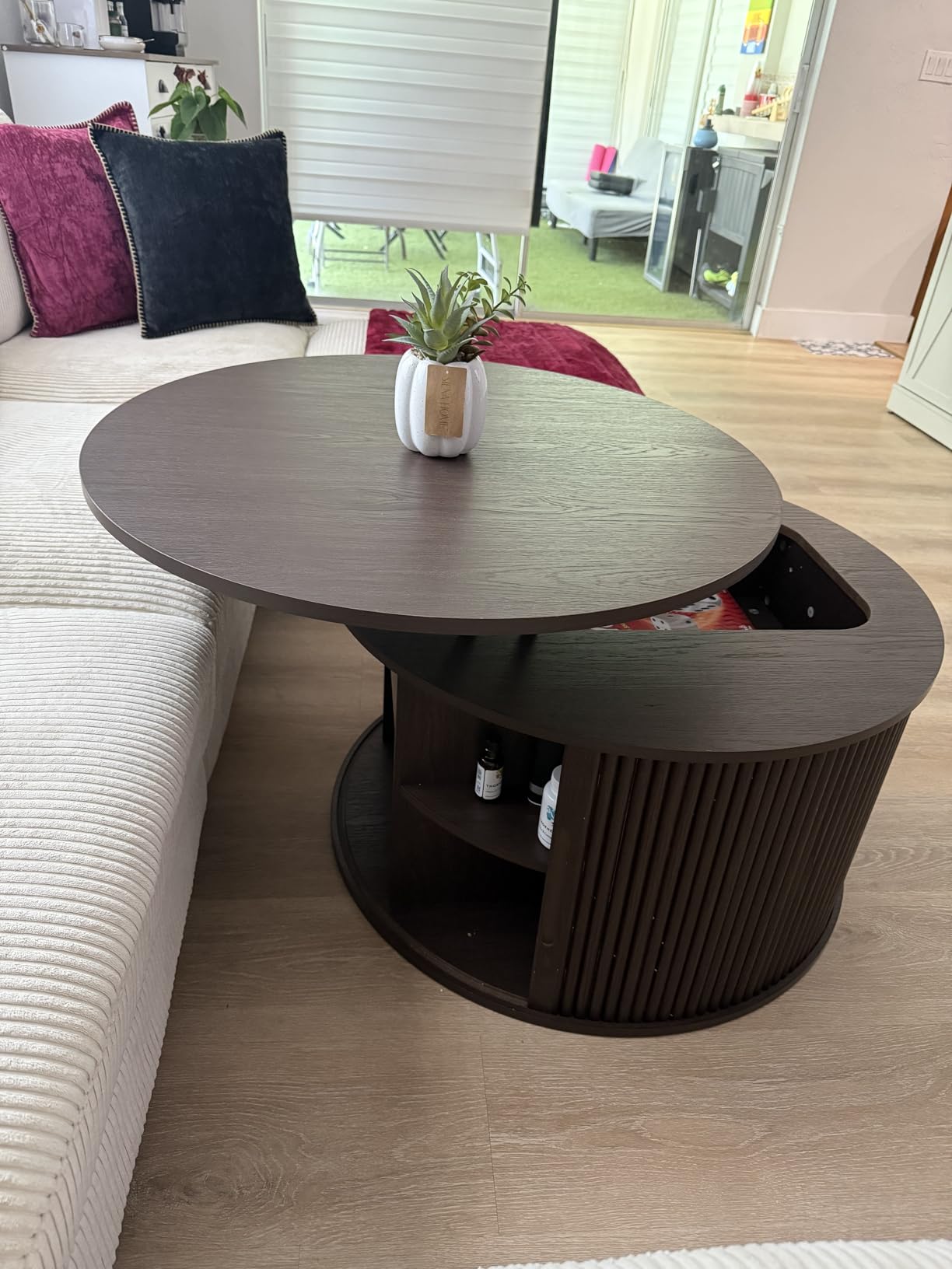LINSY Lift Top Coffee Table, Round Fluted Coffee Table with Storage, Mid Century Modern Wooden Coffee Tables with Sliding Tambour Door, 31.5