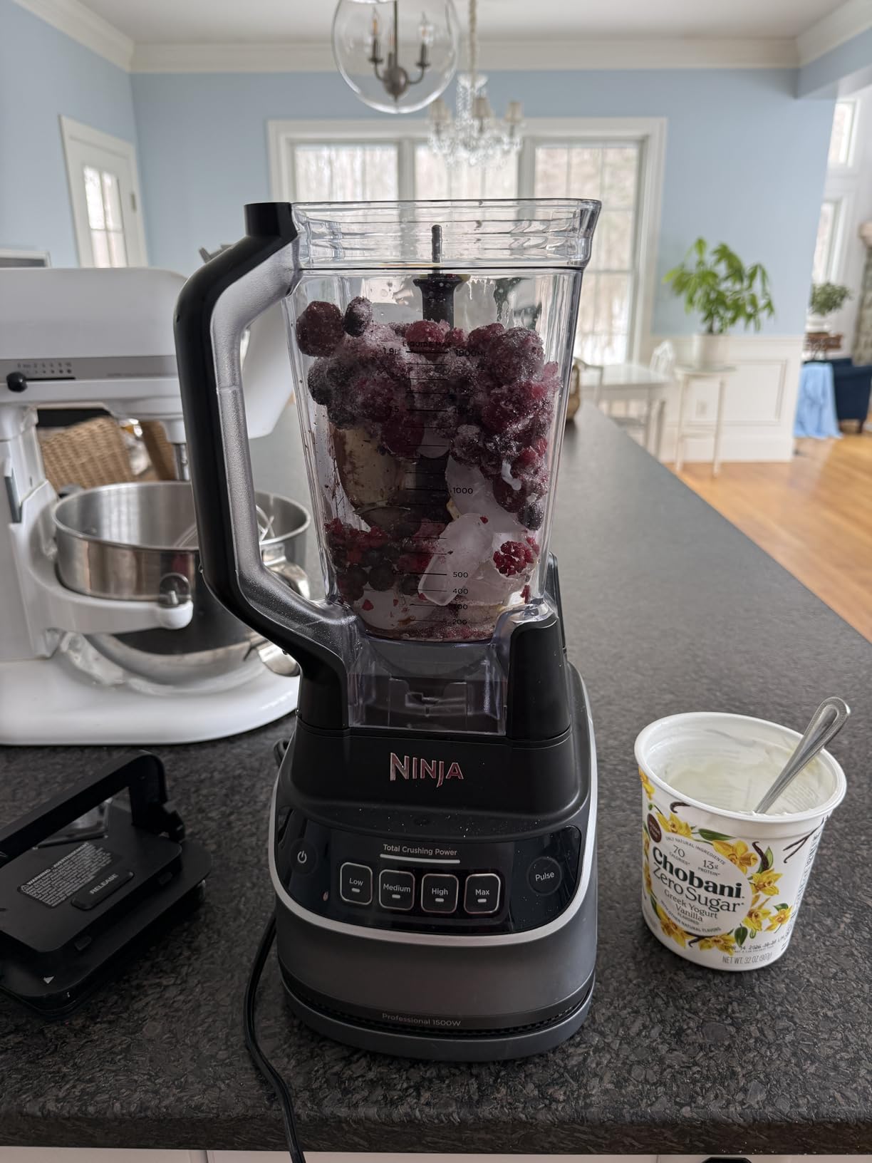 Ninja UltraCrush Professional Kitchen System | 1500W, 72oz Full-Size Blender, 8-Cup Food Processor & 18 oz To-Go Cup | Total Crushing Technology, Smoothies, Ice Crush, Chopping & More | Silver | BP401 customer photo 1