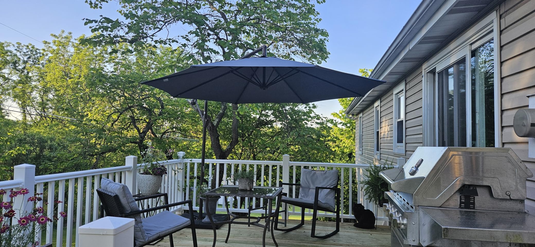 NEWBULIG 10FT Patio Umbrella, Offset Cantilever Outdoor Patio Table Umbrella, UV Protection, Fade Resistant Fabric, Easy Tilt Adjustment for Deck, Pool, Backyard, Garden customer photo 1