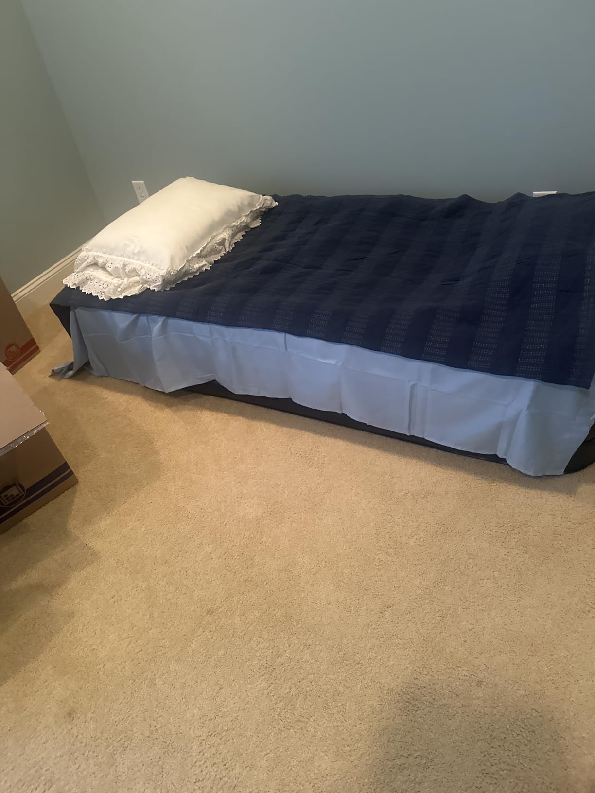 VOSSER Air Mattress Queen with Built-in Pump, 18
