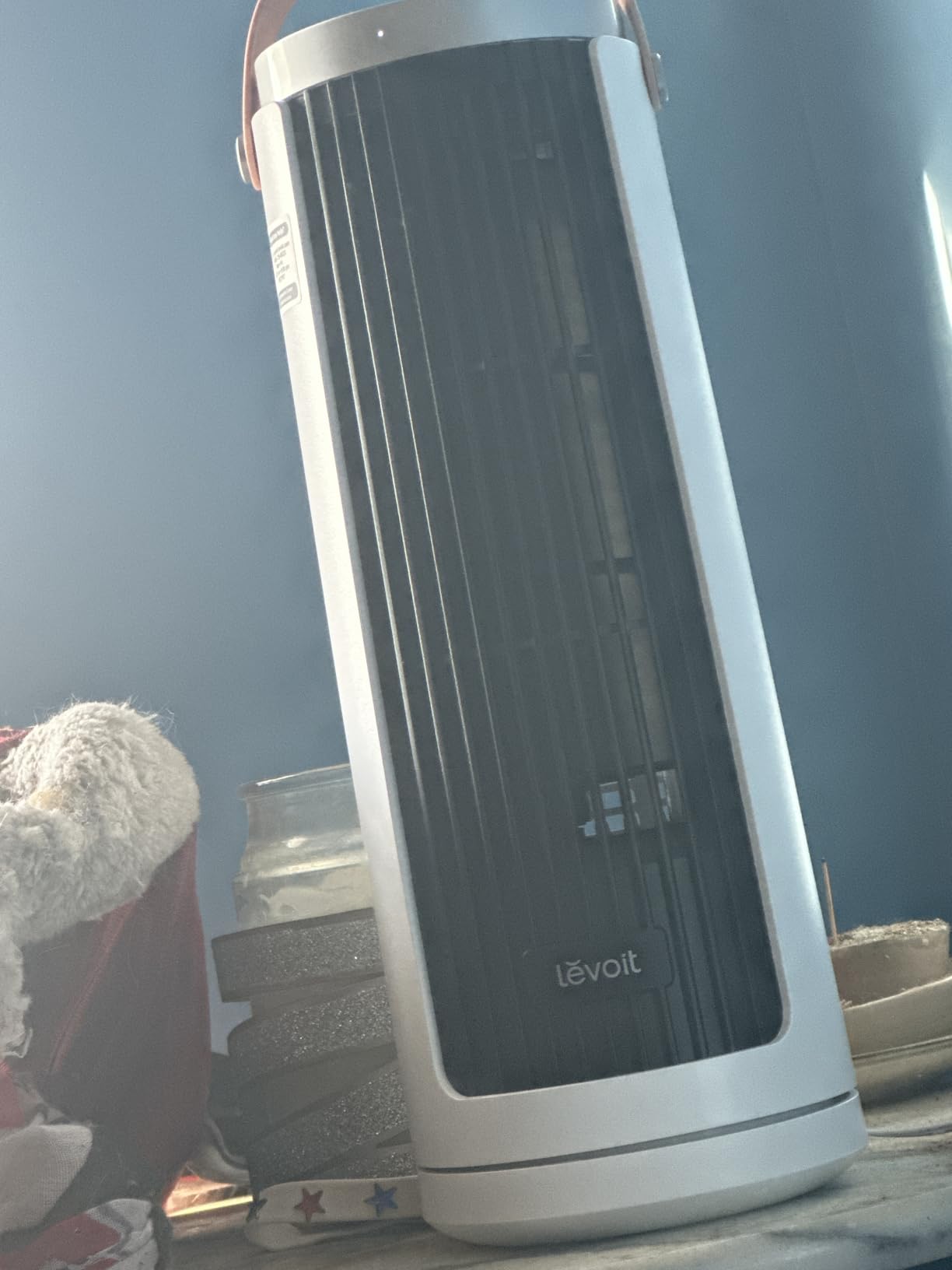 LEVOIT Tower Fan for Bedroom, 20dB Quiet Desk Fan with 23ft/s, Portable & Easy to Carry, 3-Angle & 5-Speed Mini Oscillating Fan, DC Motor, Bladeless, Remoter, 12H Timer, for Home, Room, Office, White customer photo 1