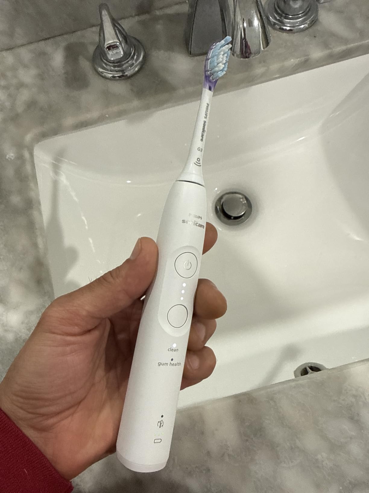 Philips Sonicare 5950 Series Electric Toothbrush with Pressure Sensor, 6 Brushing Settings, SmarTimer, BrushPacer, 21-Day Runtime, Travel Case, White, HX7130/03 customer photo 2