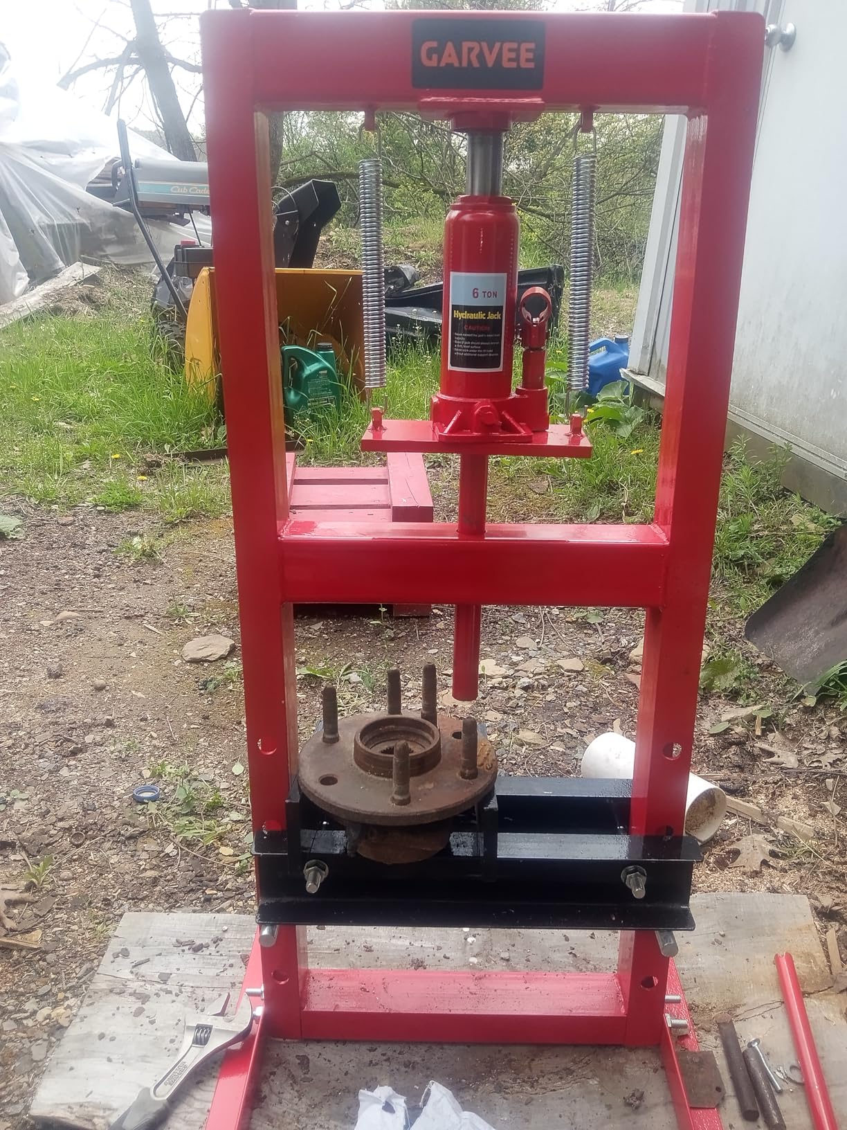 GarveeTech 6 Ton Hydraulic Shop Press, H-Frame, 4-Hold Adjustable Height, with Movable Plates and Dust Cover, for Garage or Professional Users, Red customer photo 1