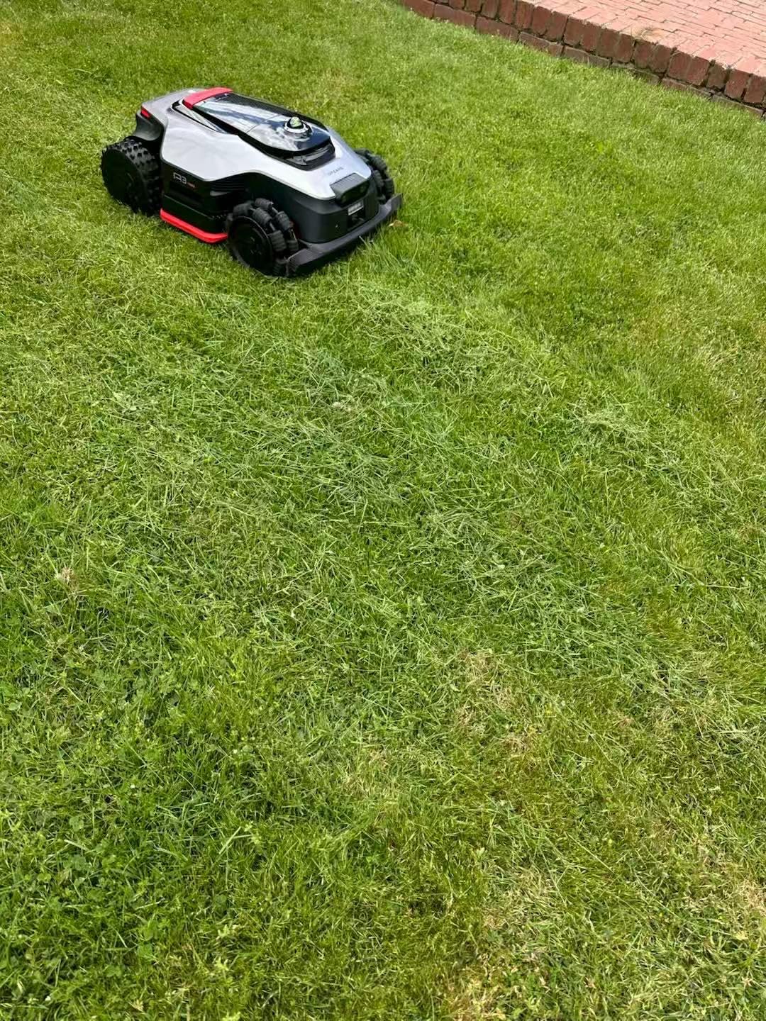 DREAME A3 AWD 2000 Robot Lawn Mower, 360 3D LiDAR & AI Dual Vision Smart Robotic Mowers for 0.5 Acre, 80% Slopes & 45min Fast Charge, 1.97 Edge Trimming, 4G GPS Anti-Theft customer photo 1
