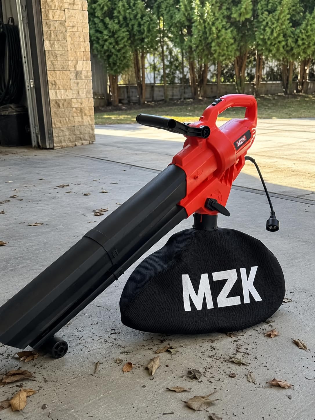 MZK 3 in 1 Electric Leaf Blower Corded, Leaf Vacuum and Leaf Mulcher, 460 CFM, 167 MPH Airflow, Corded Blowers with 40L Leaf Collection Bag for Yard, Garden, LB60C customer photo 1