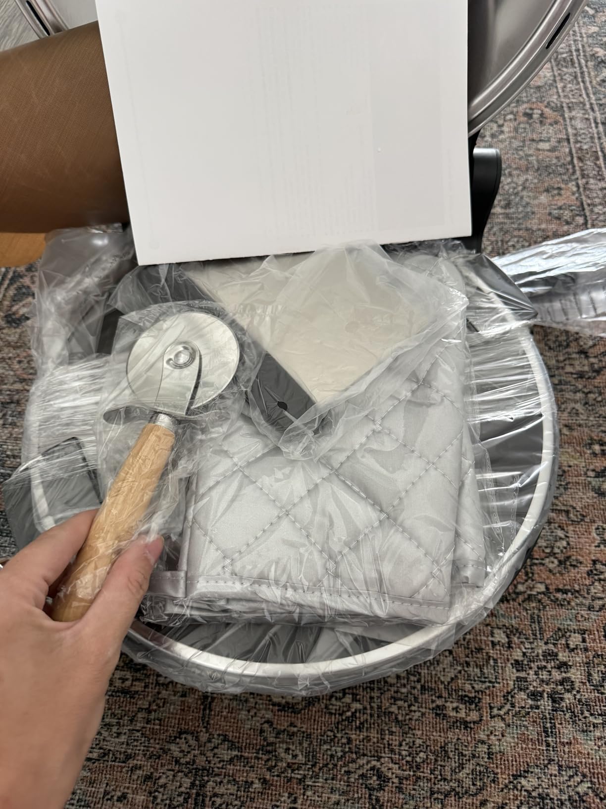 Pizza Oven Indoor, 12 Inch Retro Pizza Maker, Rapid Heating 800°F, 1200W Glazed Ceramic Stone Electric Pizza Cooker, Two-button Precise Temperature Control, Viewing Window for Precise Cooking customer photo 1