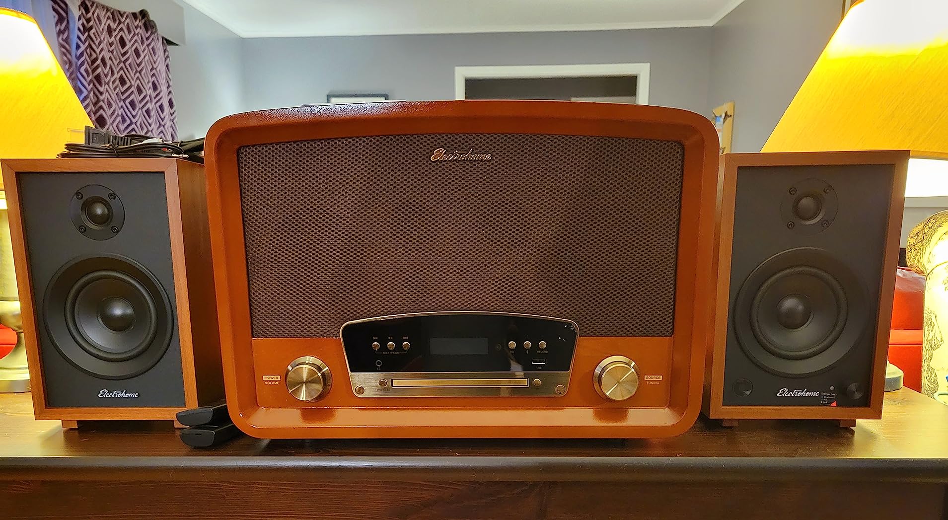 Electrohome Kingston 7-in-1 Vintage Vinyl Record Player Stereo System with 3-Speed Turntable, Bluetooth, AM/FM Radio, CD, Aux in, RCA/Headphone Out, Vinyl/CD to MP3 Recording & USB Playback (RR75) customer photo 1