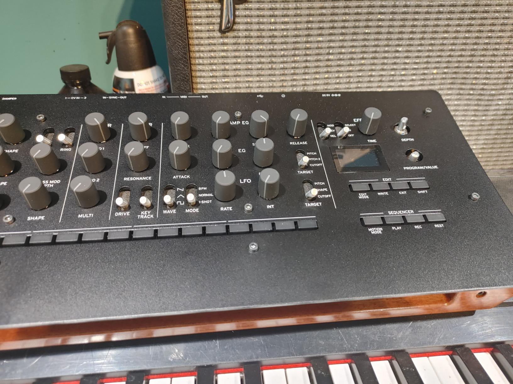 Korg minilogue xd Module Polyphonic Analog Synthesizer for Desktop or Rackmount w/ 16-step Sequencer, 4 Voices and OLED Oscilloscope (MINILOGUEXDM) customer photo 1