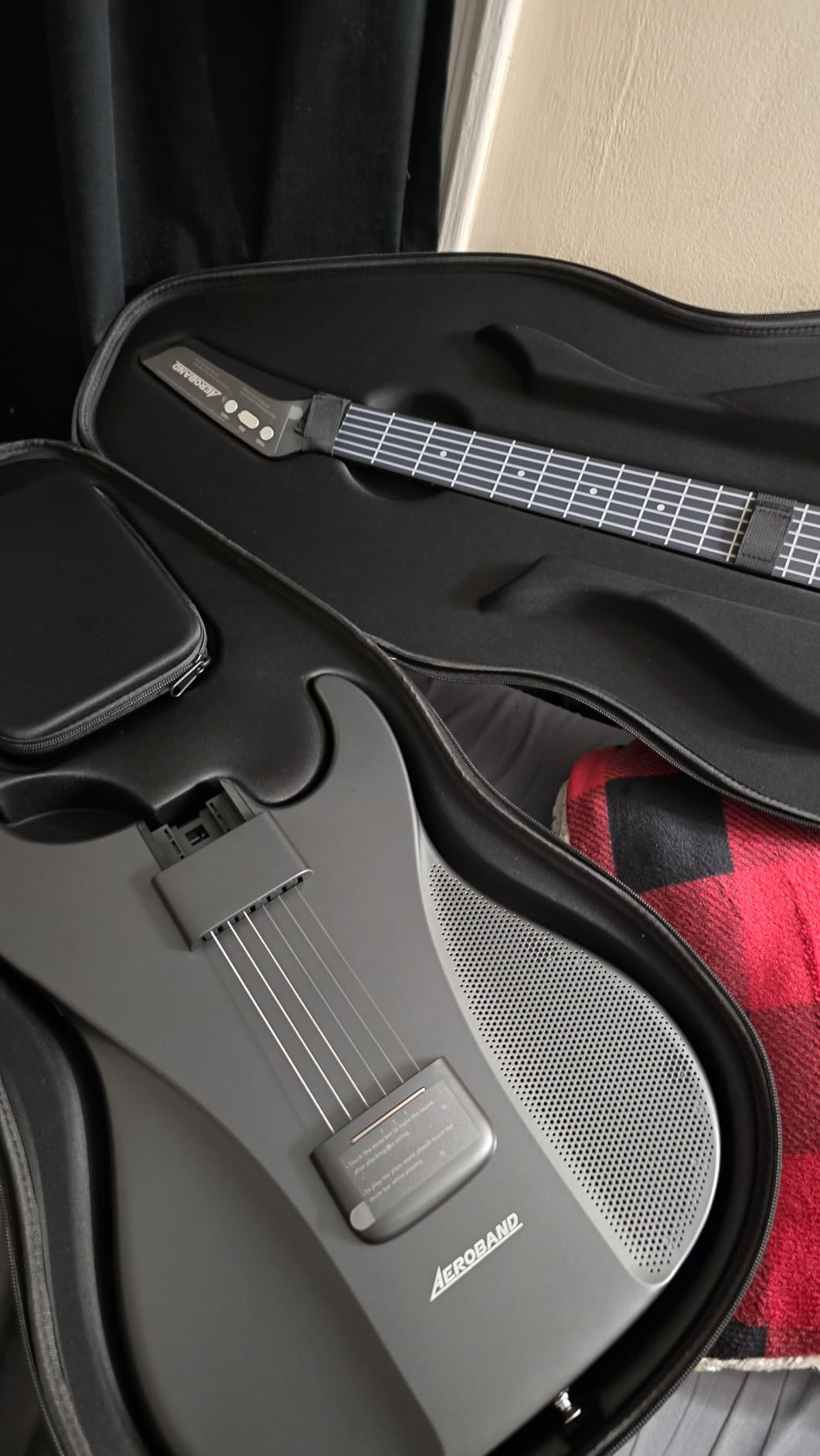AeroBand Guitar Smart Guitar With Silicone Strings, Travel Silent Guitar With Detachable Fretboard, Headphone Jack, Built-in Speaker and Drum system, Aeroband APP Play, MIDI customer photo 1